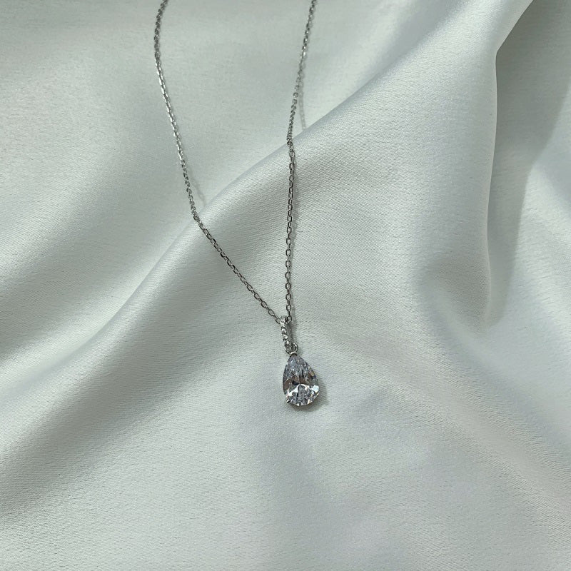 'Serena' ezüst nyaklánc csepp alakú medállal